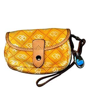 Dooney & Bourke Classic DB Signature Wristlet Yellow Orange Leather Wallet Purse
